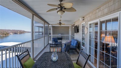 /international/us/68-lighthouse-road-lake-ozark-mo-110104556047/