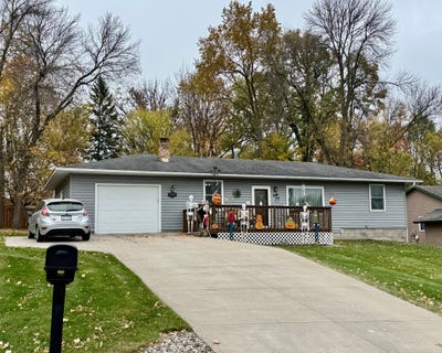 /international/us/235-11th-street-nw-milaca-mn-110120627938/
