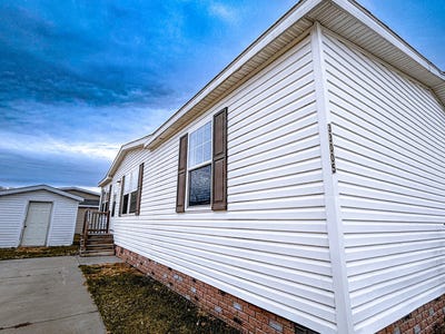 /international/us/33005-hickory-court-new-haven-mi-110120029381/