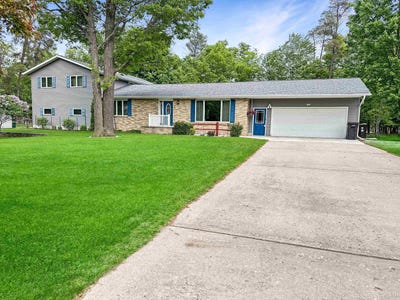 /international/us/7580-s-lake-bluff-0-5-gladstone-mi-110096410488/