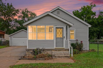 /international/us/307-43rd-street-se-kentwood-mi-110110233176/