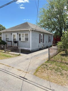 /international/us/52-kenway-avenue-warwick-ri-110108819809/