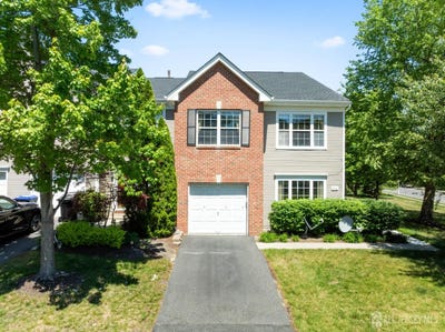 /international/us/208-windsong-circle-east-brunswick-nj-110108539936/