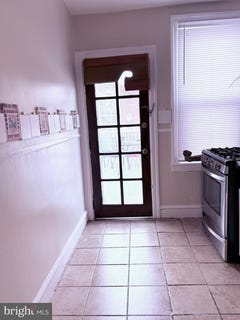 /international/us/1243-n-65th-street-philadelphia-pa-110101219915/