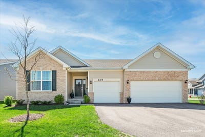 /international/us/205-bowers-street-elburn-il-110107958684/