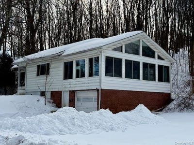 /international/us/7-christopher-avenue-highland-ny-110105324604/