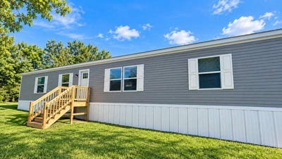 /international/us/464-bracey-circle-windsor-va-110108745899/
