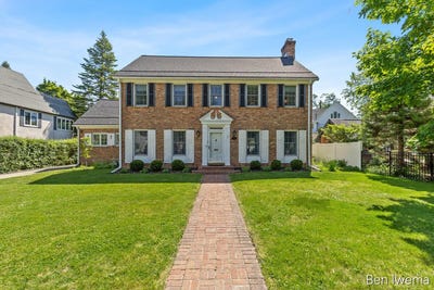 /international/us/610-locust-avenue-se-grand-rapids-mi-110108552408/