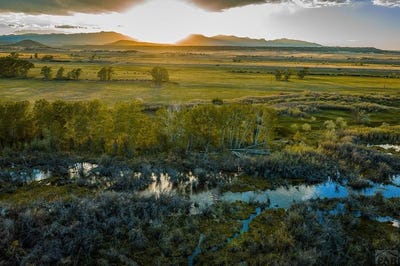 /international/us/county-rd-554-gardner-co-110108124673/