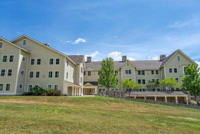 /international/us/606-608-qii-jackson-gore-adams-house-ludlow-vt-110101475190/?lang=zh-cn
