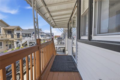 /international/us/90-oregon-street-long-beach-ny-110108253050/