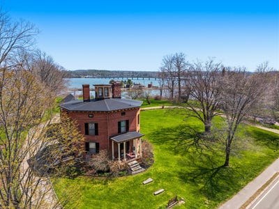 /international/us/63-federal-street-wiscasset-me-110107885246/