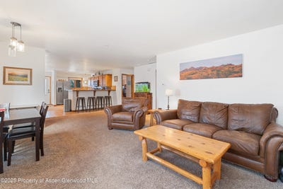 /international/us/1468-w-main-street-carbondale-co-110098548146/