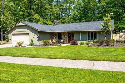 /international/us/12145-the-bluffs-strongsville-oh-110100270820/