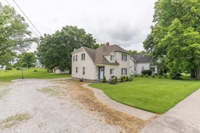 /international/us/419-n-main-st-huntsville-mo-110109038480/