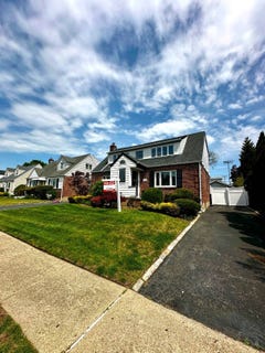/international/us/186-whitehall-road-s-s-garden-city-ny-110097531909/