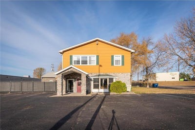 /international/us/1111-n-knowles-avenue-new-richmond-wi-110100445299/
