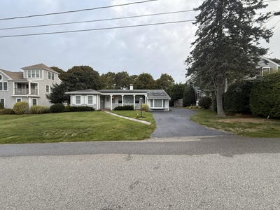 /international/us/40-studley-road-hyannis-ma-110105332559/