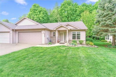 /international/us/10850-woodland-drive-chisago-city-mn-110107355803/