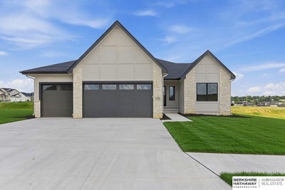 /international/us/11105-s-221st-street-gretna-ne-110109217189/