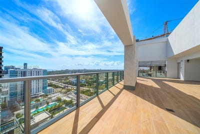/international/us/229-sw-9th-st-208-miami-fl-110105859436/