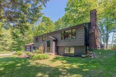 /international/us/144-oak-knoll-road-arlington-vt-110108696783/