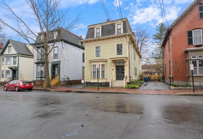 /international/us/112-clark-street-portland-me-110107809576/