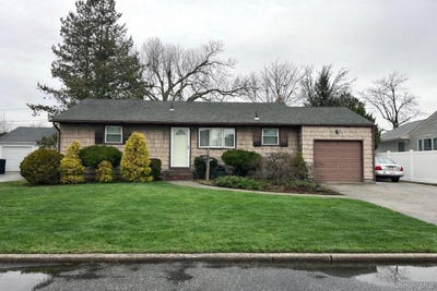 /international/us/17-windsor-street-islip-ny-110106347777/