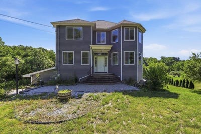 /international/us/17-russellville-rd-westfield-ma-110109070130/