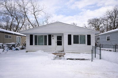 /international/us/146-w-beverly-avenue-pontiac-mi-110106098575/