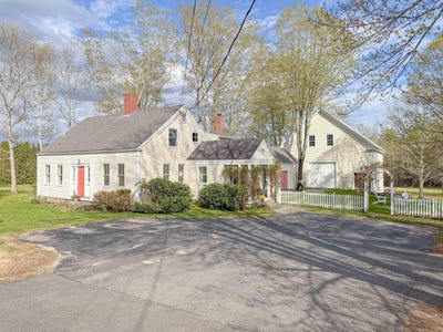 /international/us/119-memorial-highway-north-yarmouth-me-110107958516/