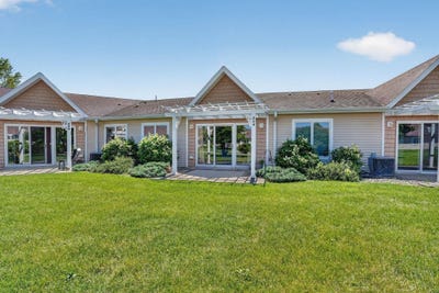 /international/us/4305-autumn-ridge-road-cedar-falls-ia-110108822836/