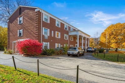 /international/us/928-w-hillcrest-drive-dekalb-il-110106758763/