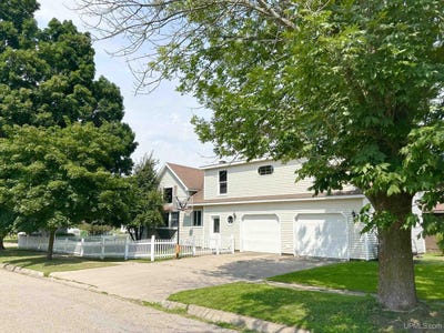 /international/us/302-saginaw-norway-mi-110098661642/