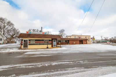 /international/us/1658-main-street-green-bay-wi-110106703704/