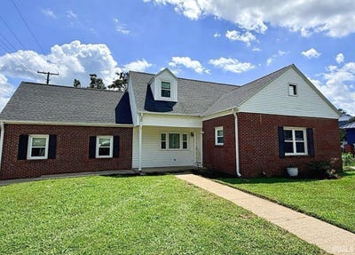 /international/us/240-john-street-plainville-in-110120038246/