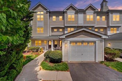 /international/us/422-highridge-court-peekskill-ny-110107461726/