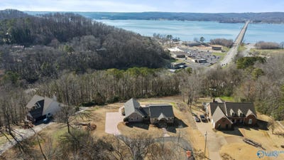 /international/us/1709-winston-street-guntersville-al-110097601415/