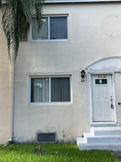 /international/us/443-nw-83rd-st-miami-fl-110090217251/