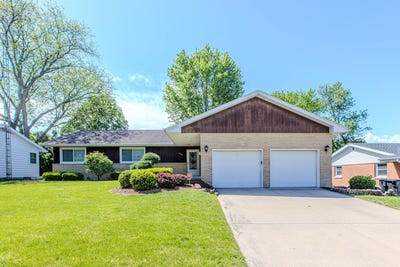 /international/us/1207-russell-street-normal-il-110107928540/