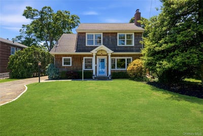 /international/us/28-hemlock-lane-bay-shore-ny-110108706559/