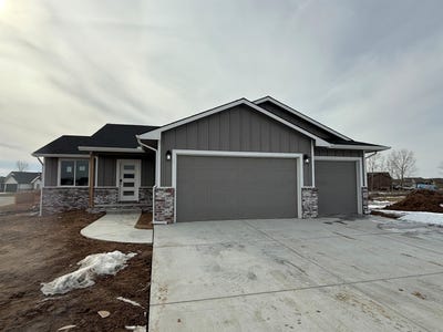 /international/us/102-e-poplar-court-goddard-ks-110099858486/