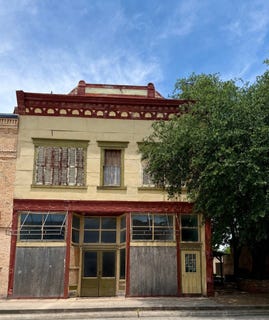 /international/us/324-avenue-c-rosebud-tx-110109602867/