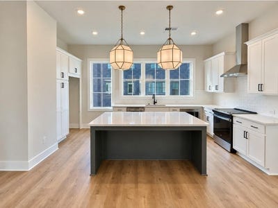 /international/us/2628-mackintosh-court-brookhaven-ga-110120557774/