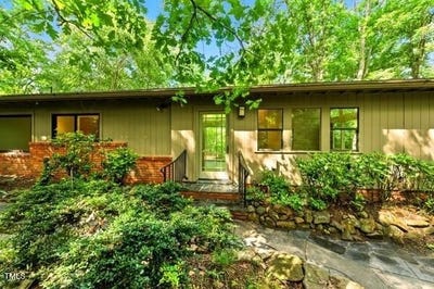 /international/us/26-mt-bolus-road-chapel-hill-nc-110099995374/