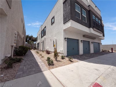 /international/us/543-bellum-drive-henderson-nv-110110208165/