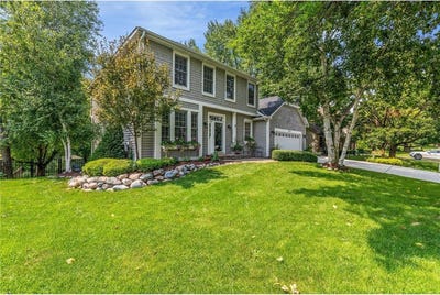 /international/us/8656-endicott-trail-eden-prairie-mn-110101256214/