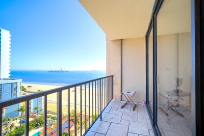 /international/us/1750-e-ocean-boulevard-long-beach-ca-110104047578/