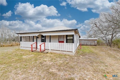 /international/us/406-n-carpenter-street-smiley-tx-110106669532/