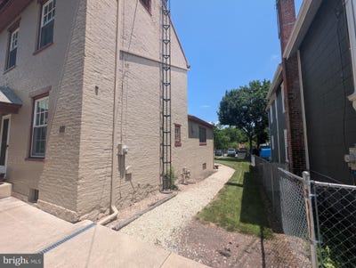 /international/us/221-n-stratton-street-gettysburg-pa-110100764982/